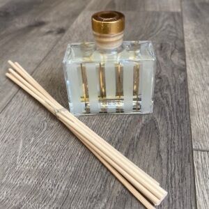 Nest Fragrances Holiday Small Petite Reed Diffuser 1.3 oz New Sealed No
Box